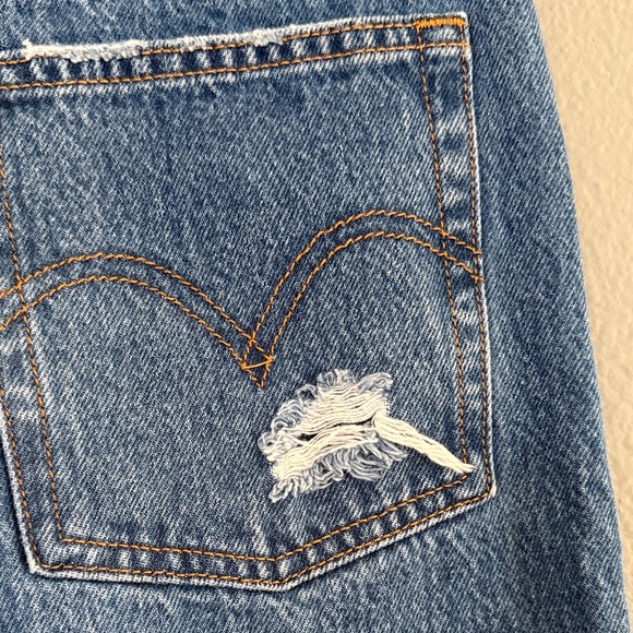 Levi's Blue Distressed Premium Ankle Jeans Women’s Size 28 - Picture 3 of 10